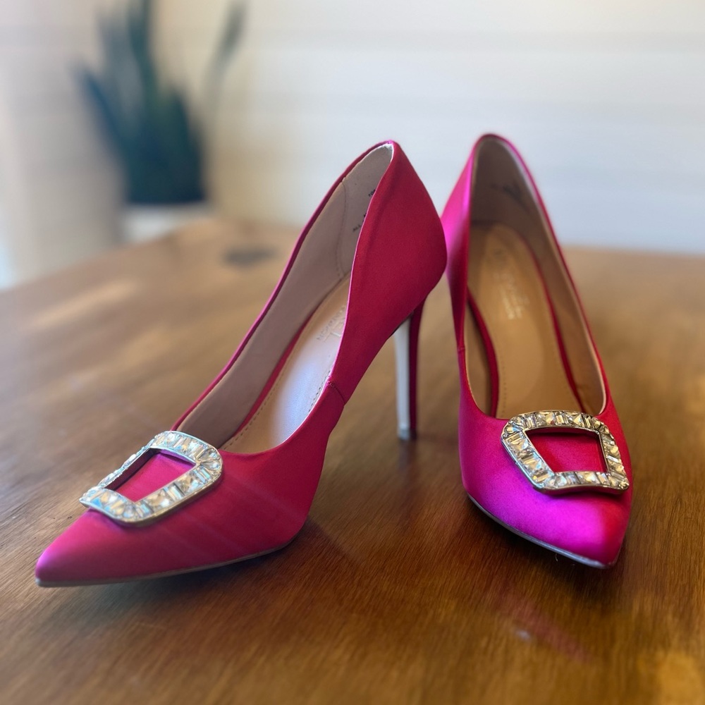 Women’s Fuschia 4” Pumps // size 7.5